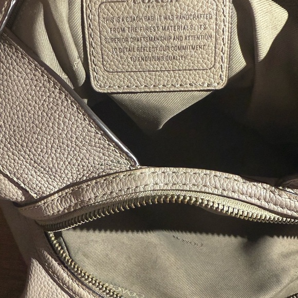 Coach Peyton Pebbled Leather Chain Tote – Light Beige (Authentic)​ - Picture 5 of 6